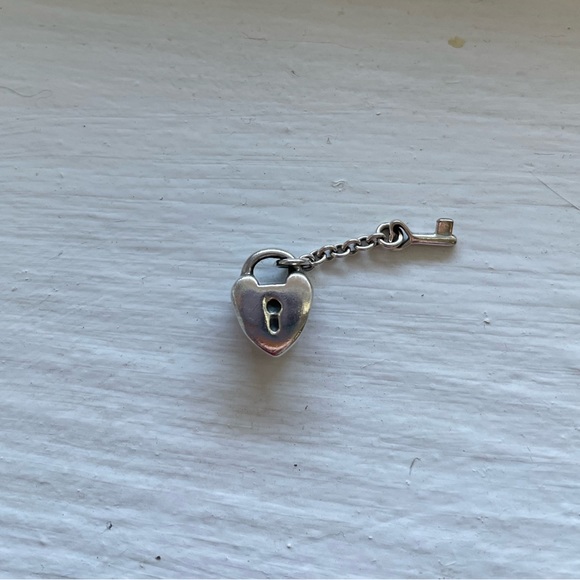 Pandora charm- heart locket and key - Picture 2 of 4